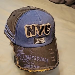 BJB 1625 HAT WITH NYC TIMESQUARE CENTRALPARK ON FRONT BLUE/GRAY